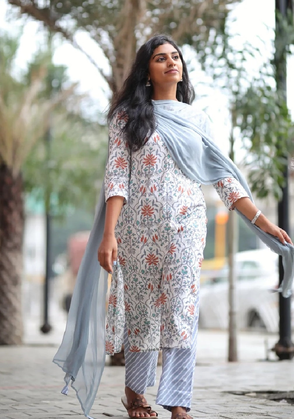 Graceful White & Blue Floral Printed Kurta Set