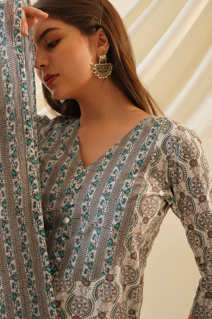 Classic V-Neck Kurta Set with Dupatta